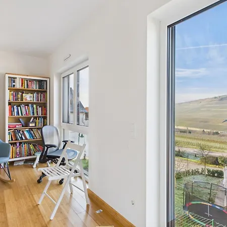 Ein Haus Mit Format In *
